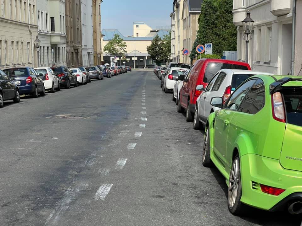 'Ein erfinderischer Autofahrer hat den ersten Schutzstreifen für Radfahrer